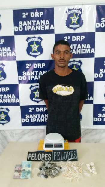 Polícias cumprem mandados em Santana do Ipanema - Alagoas 24 Horas