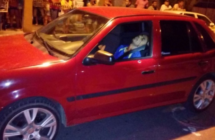 Homem é assassinado dentro de veículo em Santana do Ipanema - Alagoas 24 Horas