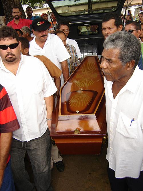Revolta no enterro de mais um taxista assassinado em Maceió