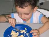 Pesquisas mostram que refeições adequadas são essenciais para o bom desenvolvimento infantil