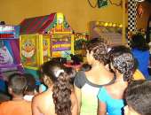 Crianças da Barra de Santo Antônio na primeira visita ao shopping