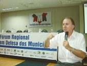 Paulo Ziulkoski, presidente da CNM, levanta dados dos municípios