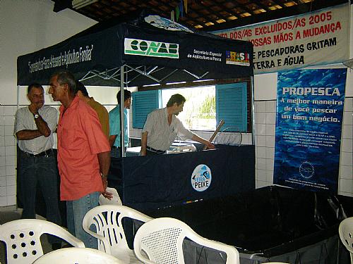 Entrega dos kits ocorre na sede da Associação dos Pescadores, no Vergel do Lago