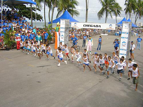 Mais de 200 crianças assistidas pelo Peti participam da Maratoninha