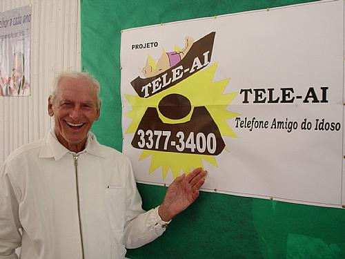 O aposentado Manoel Gonçalo foi a primeira pessoa utilizar o Tele-Ai