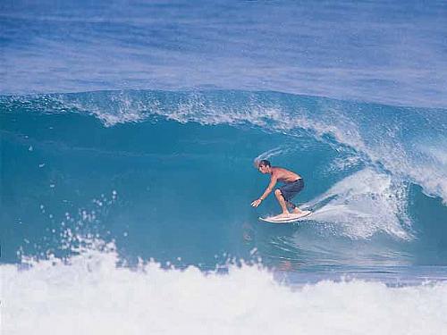 Paraíso dos surfistas tremeu neste domingo