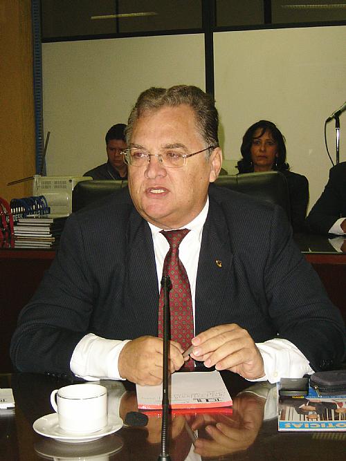 Isnaldo Bulhões define comissão que cuidará de organizar concurso
