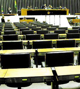 Plenário da Câmara dos Deputados às 15h de uma terça-feira do mês passado, no quarto e último ano da atual Legislatura