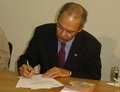 Sérgio Moreira assina o termo de posse da Secretaria de Planejamento