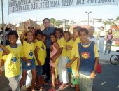 Prefeito Luciano Barbosa com alunos do Peti