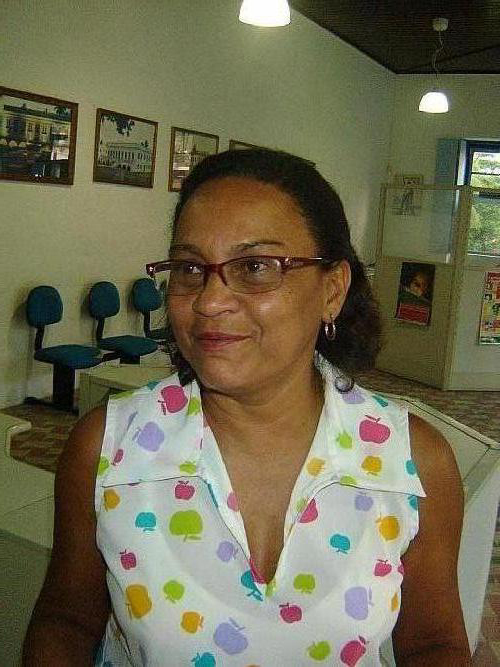 Girlene Lázaro, presidente do Sinteal, aguarda decisão dos professores
