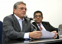 Governador Teotonio Vilela Filho e Mário Jorge Uchoa Souza, durante reunião na PGE