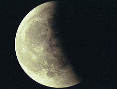 Eclipse lunar terá transmissão ao vivo pela intenet e poderá ser visto em todo país