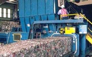 Para resolver o impasse do aterro sanitário, os italianos apresentam um projeto para construção da Usina de Reciclagem de lixo