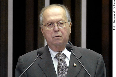 Tenório defende que reforma acabe com a figura do suplente de senador