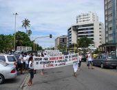 Médicos realizam manifestação na orla de Maceió