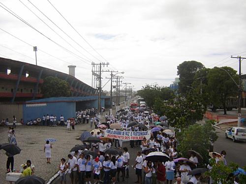 Caminhada reúnem milhares de fiéis em Maceió