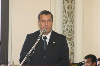 Deputado Sérgio Toledo critica ações do DER