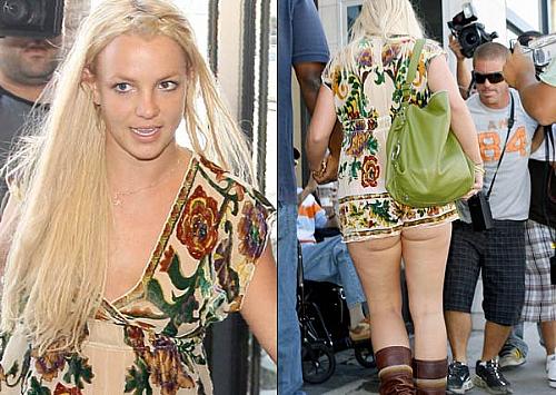 Britney frente e verso: bumbum e celulites à mostra fazem a alegria de paparazzi