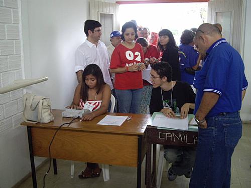Campus A.C.Simões está movimentado com realização da eleição para reitor