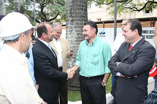 Presidente da ALE, Antonio Albuquerque e prefeito Cícero Almeida discutem reforma da Praça D. Pedro II