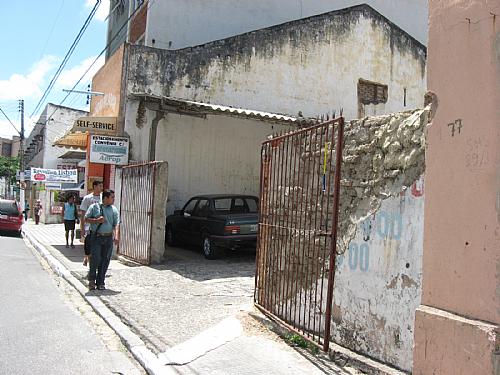 Estacionamento na Rua Barão de Penedo voltou a funcionar