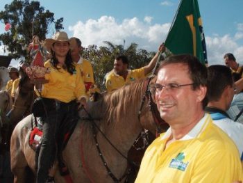 Prefeito Luciano Barbosa participa da cavalgada até Bom Conselho