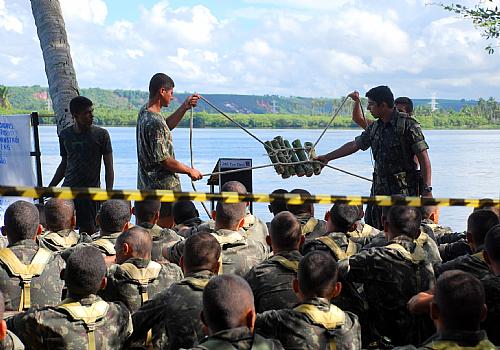 Soldados do 59º BIMTz realizam treinamento na Lagoa Mundaú