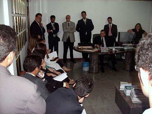 Vinte e três juízes se reúnem com desembargador Sebastião Costa Filho.