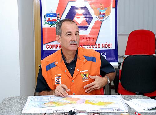 Comandante-geral do Corpo de Bombeiros, coronel Jadir Ferreira comanda ações da defesa civil no Estado