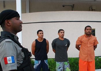 Os três acusados foram levados à Deplan III, no Jaraguá