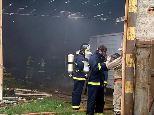 Bombeiros foram acionados para conter princípio de incêndio