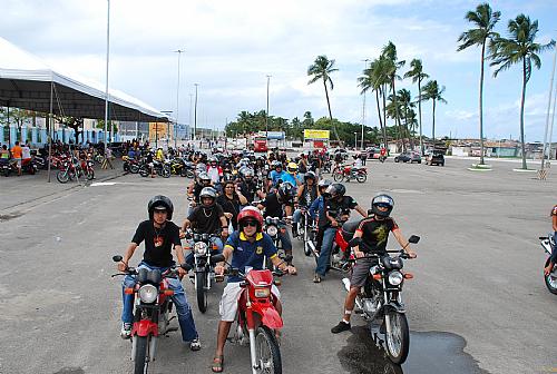 Motociclistas percorreram diversos bairros durante passeio