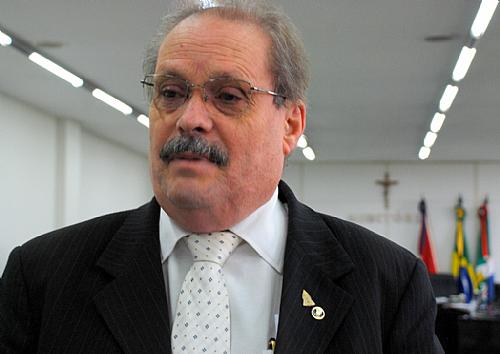 Desembargador Estácio Gama, presidente do TRE