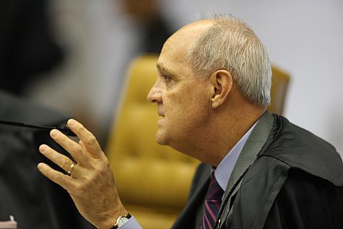 Ministro Carlos Alberto Direito foi o relator da ação