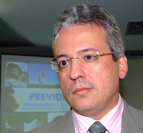 Adriano Soares assume Secretaria de Educação do Estado