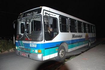 Ônibus da empresa Massayó