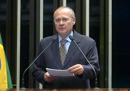 Senador Renan é o autor da proposta