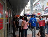 Bancários fizeram passeata nas ruas do Centro