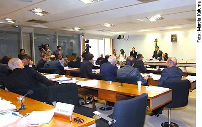 Sessão da CCJ aprovou várias propostas dos senadores