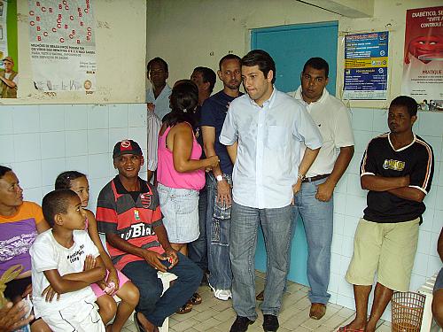 Prefeito eleito Toninho Lins em visita a escolas e postos de saúde