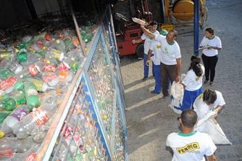 Equipe Qualivida Aracaju: 100 mil garrafas pets