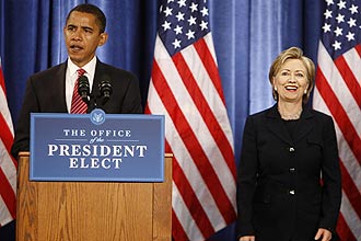 Presidente eleito dos EUA, Barack Obama, anuncia em coletiva que a ex-rival Hillary Clinton será secretária de Estado em seu governo