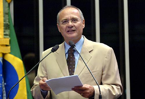Renan critica alteração nas regras para celebrar convênios