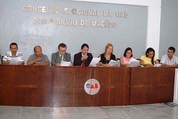 Presidente da CDH, Gilberto Irineu, acompanhado de conselheiros tutelares