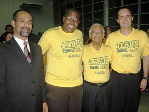 Pastor Fernando Brandão (E) com os pastores Jonas Bispo, Tércio Ribeiro e Roberto Amorim