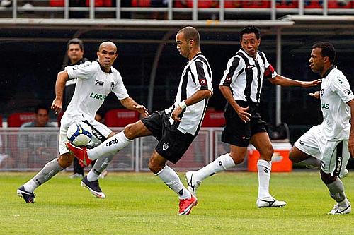 Diego Tardelli não brilhou e Atlético ficou apenas no empate contra o Botafogo, no Mineirão