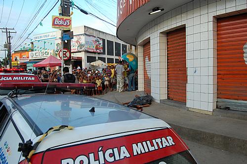 Wilson Pereira da Silva, 18 anos, foi assassinado em frente a um supermercado no Jacitinho
