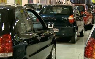 Baixa procura por carros zero em janeiro estimula promoções