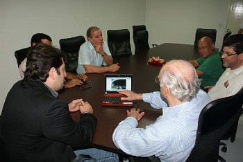 Empresários estiveram reunidos com o prefeito Toninho Lins